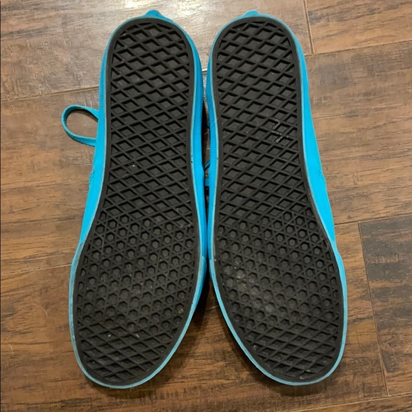 Vans - Picture 2 of 4